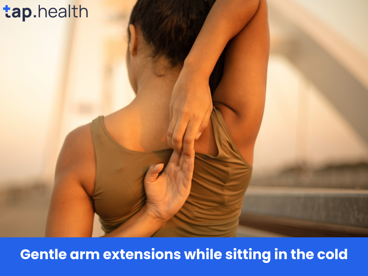 ठंड में बैठकर हाथों की हल्की एक्सटेंशन